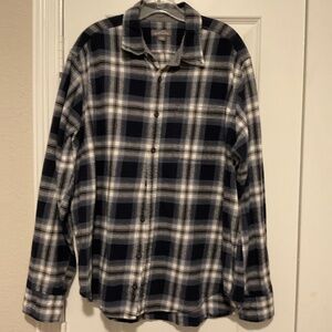 Eddie Bauer men’s used plaid flannel long sleeve cotton shirt